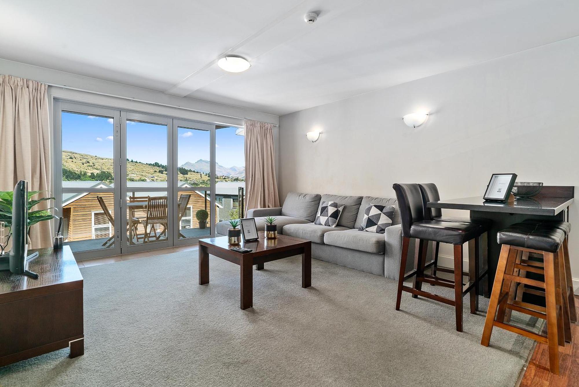 Lakeside Living - Modern 2-Bedroom Apartment クイーンズタウン エクステリア 写真