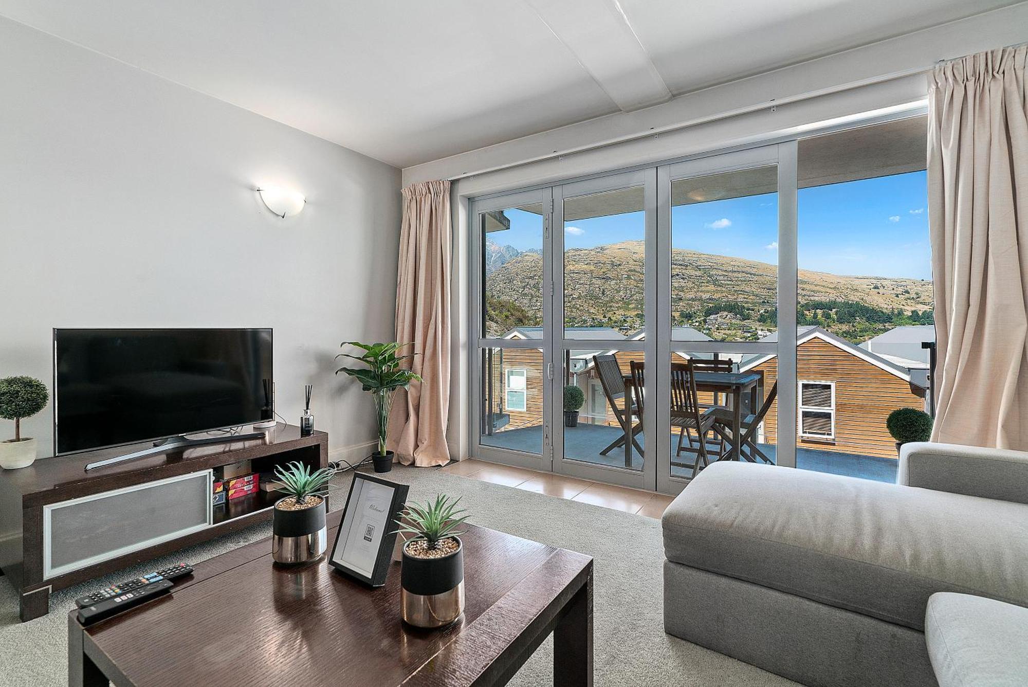 Lakeside Living - Modern 2-Bedroom Apartment クイーンズタウン エクステリア 写真